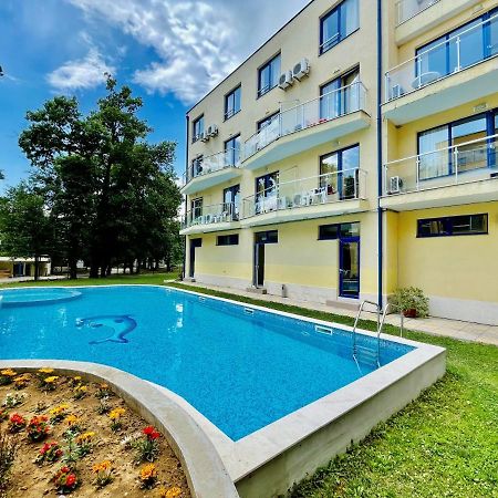 Solei Apartments Primorsko Exterior photo