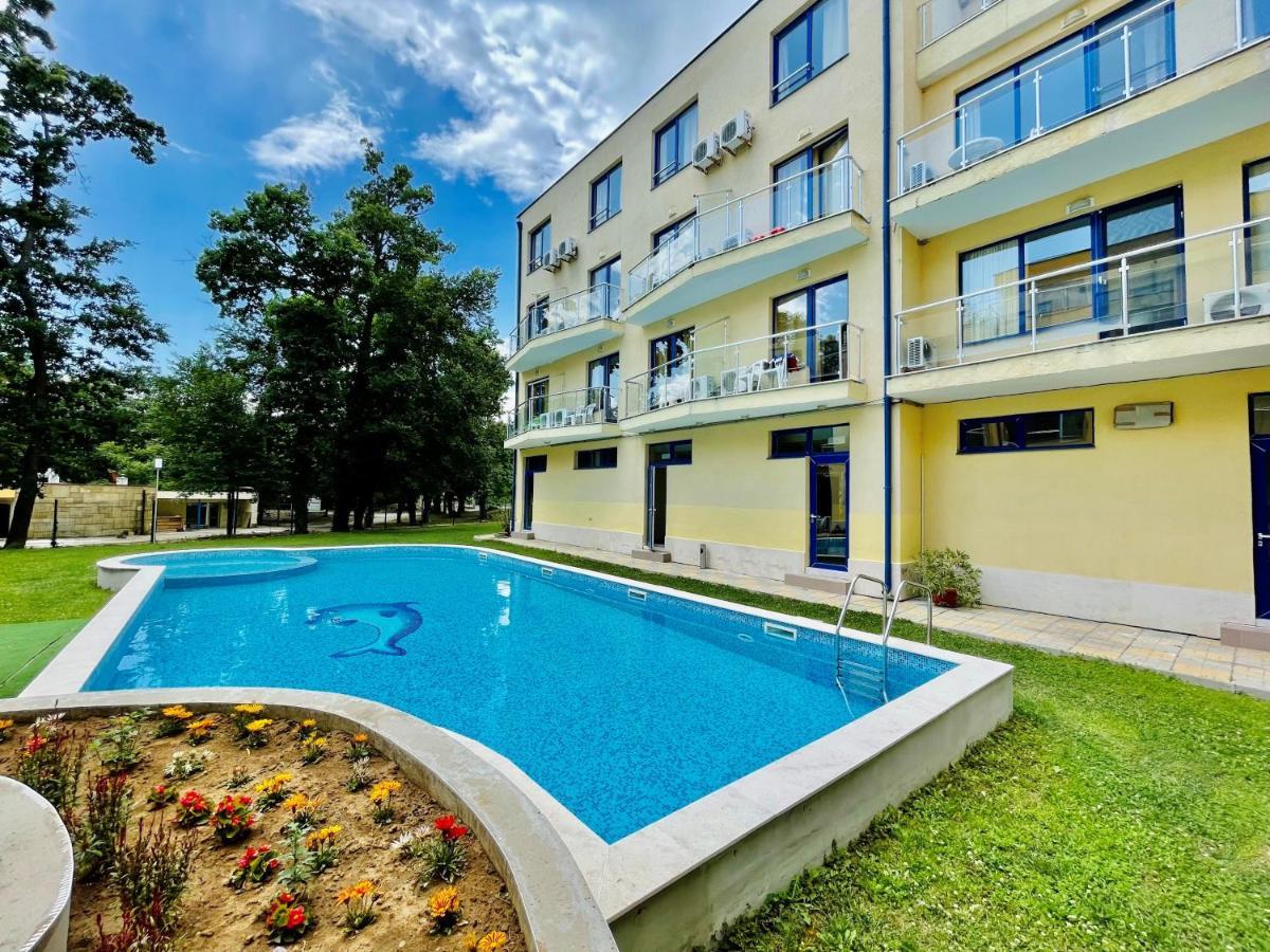 Solei Apartments Primorsko Exterior photo